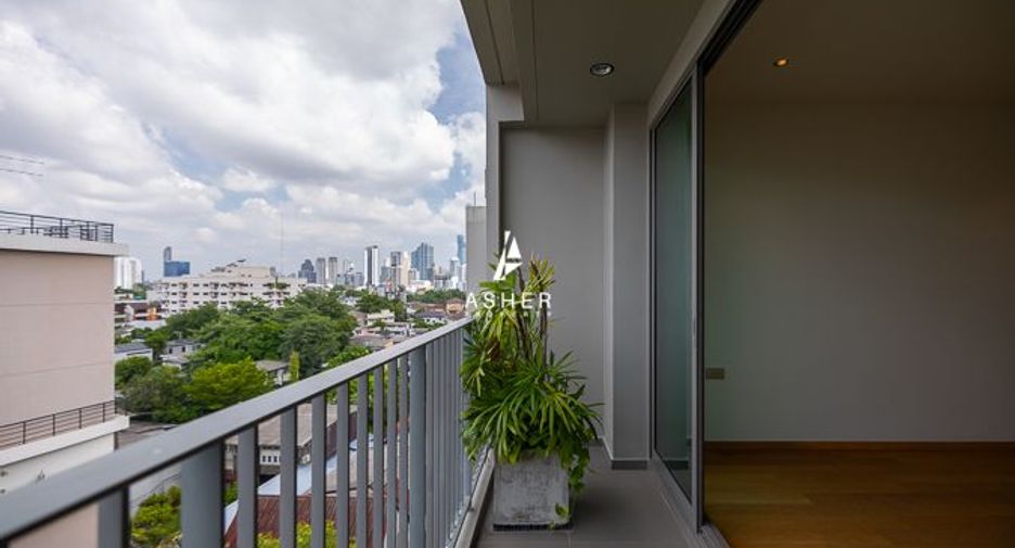For sale 3 bedrooms condo in Yan Nawa, Bangkok
