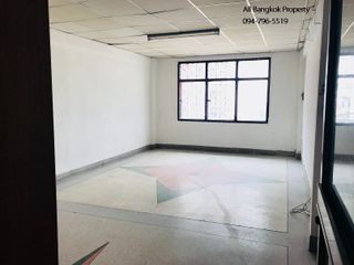 For rent そして for sale retail Space in Suan Luang, Bangkok