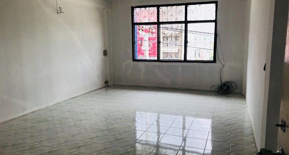 For rent そして for sale retail Space in Suan Luang, Bangkok