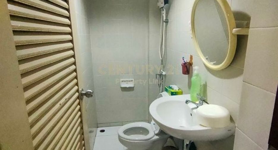 For rent and for sale 4 bedrooms townhouse in Chatuchak, Bangkok