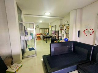 Reihenhaus zur Miete und zum Kauf mit 4 Zimmer in Chatuchak, Bangkok