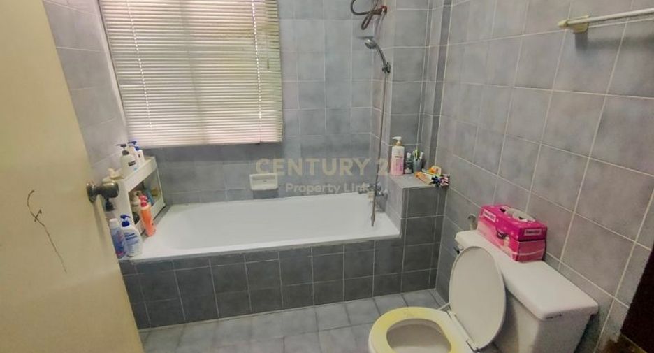 For rent and for sale 4 bedrooms townhouse in Chatuchak, Bangkok