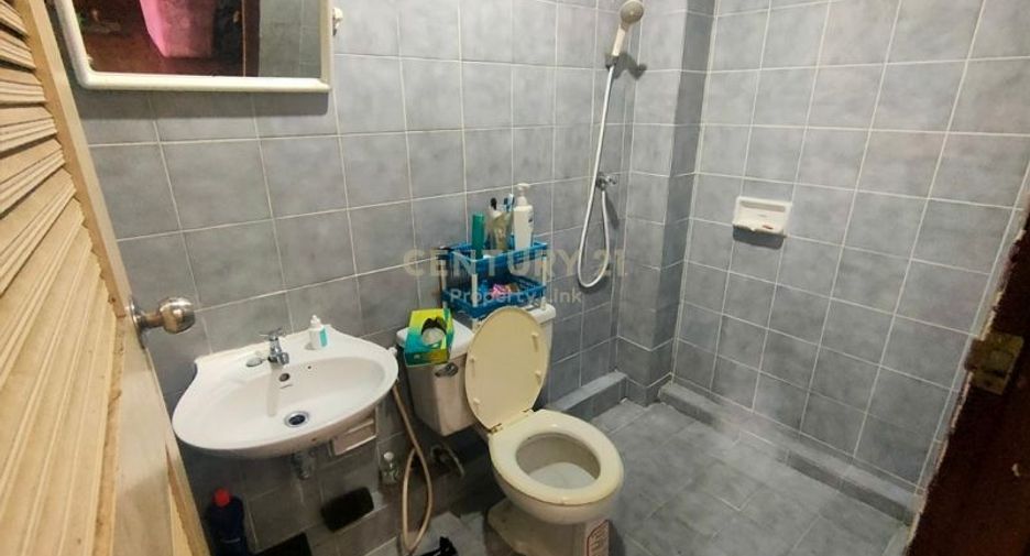 For rent and for sale 4 bedrooms townhouse in Chatuchak, Bangkok
