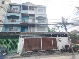 Reihenhaus zur Miete und zum Kauf mit 4 Zimmer in Chatuchak, Bangkok