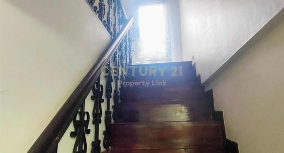 For rent and for sale 4 bedrooms townhouse in Chatuchak, Bangkok