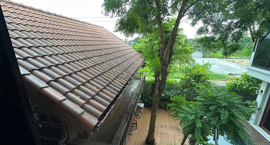 For sale 6 bedrooms house in Lat Krabang, Bangkok