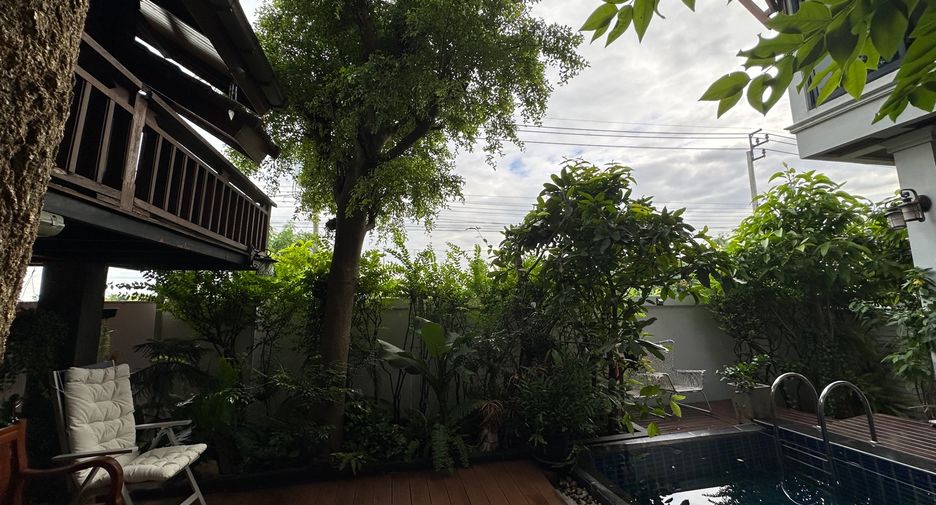For sale 6 bedrooms house in Lat Krabang, Bangkok