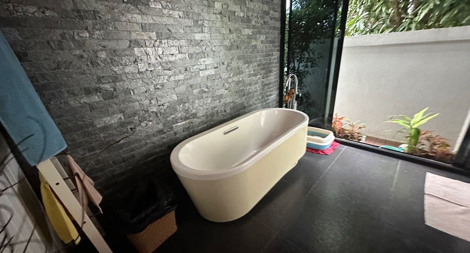 For sale 6 bedrooms house in Lat Krabang, Bangkok