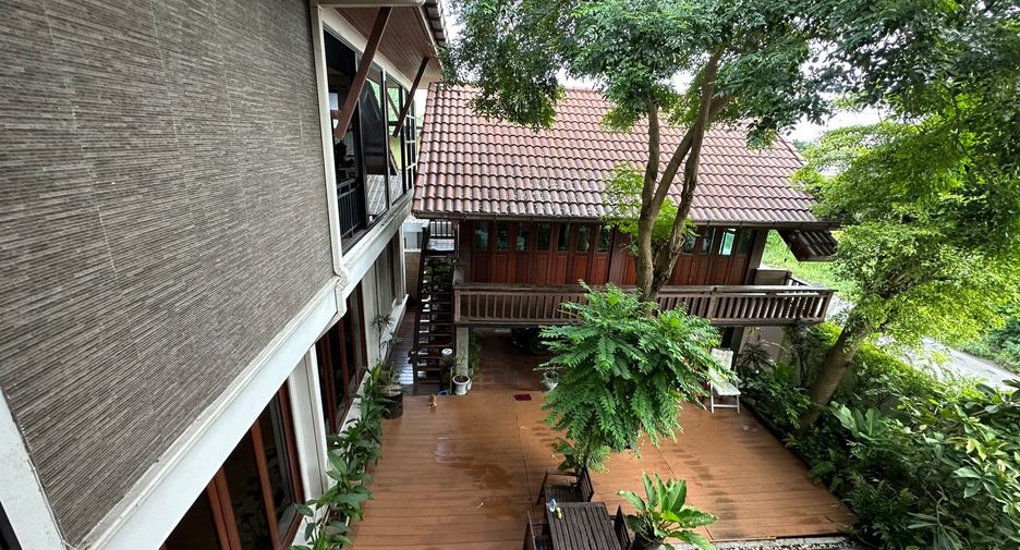For sale 6 bedrooms house in Lat Krabang, Bangkok
