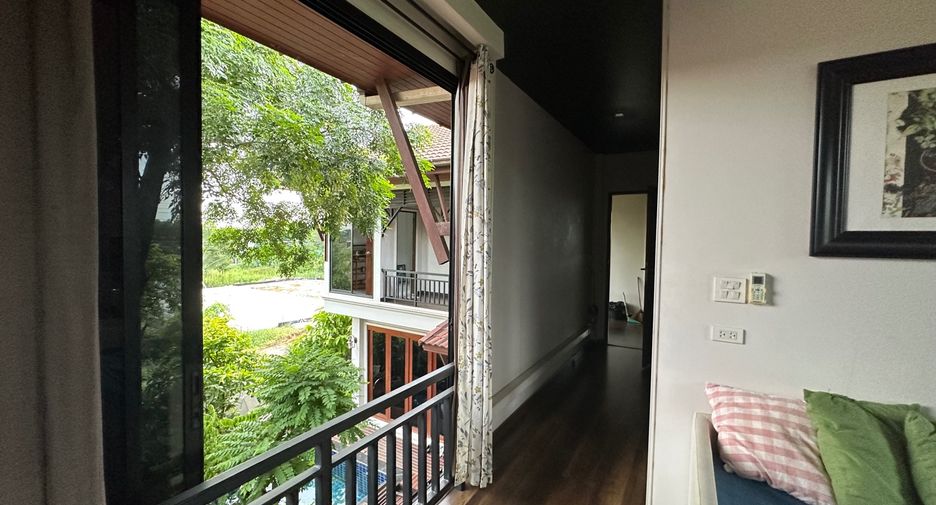 For sale 6 bedrooms house in Lat Krabang, Bangkok