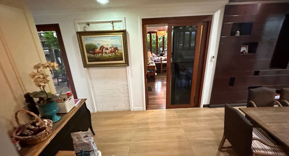 For sale 6 bedrooms house in Lat Krabang, Bangkok
