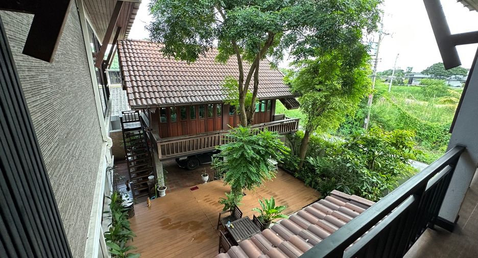 For sale 6 bedrooms house in Lat Krabang, Bangkok