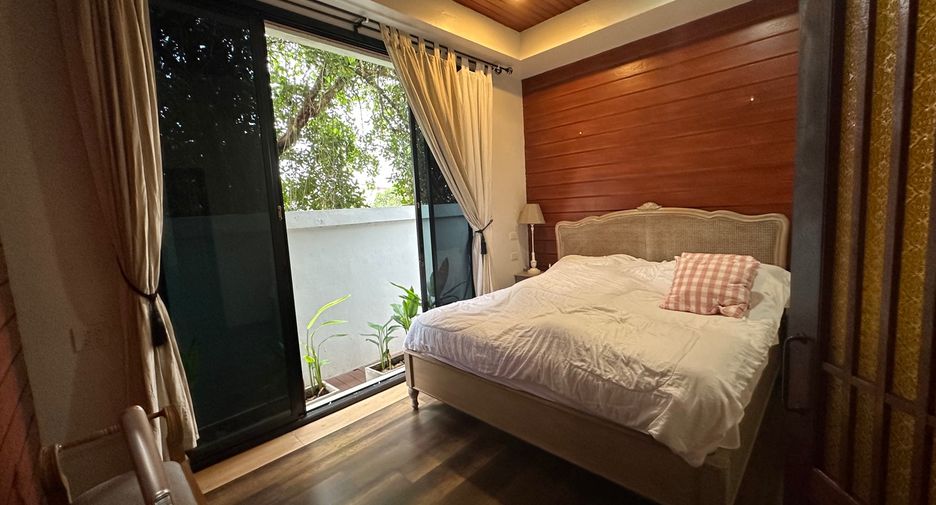 For sale 6 bedrooms house in Lat Krabang, Bangkok
