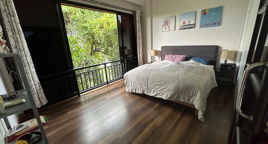 For sale 6 bedrooms house in Lat Krabang, Bangkok