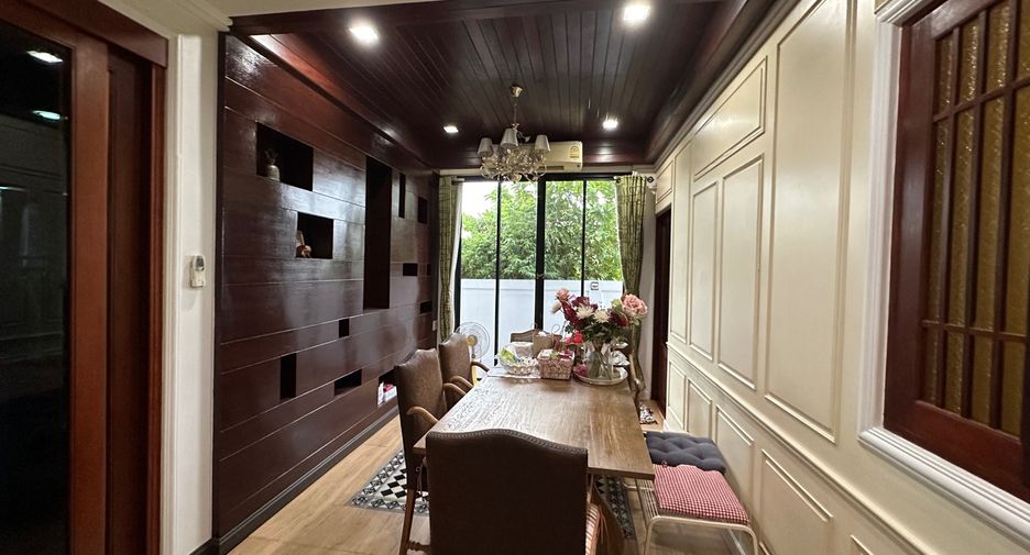 For sale 6 bedrooms house in Lat Krabang, Bangkok