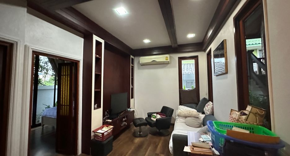 For sale 6 bedrooms house in Lat Krabang, Bangkok