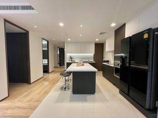 Apartamento en alquiler de 3 habitaciones en Khlong Toei, Bangkok