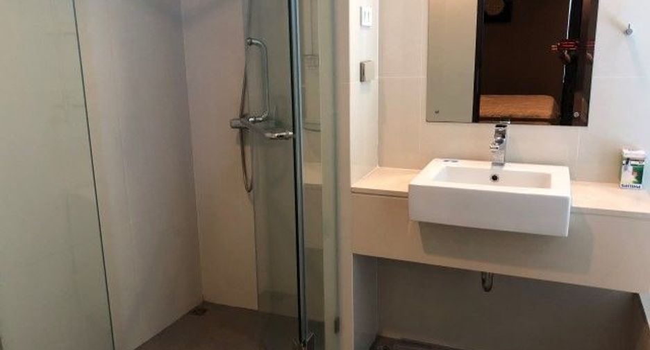 For sale 2 bedrooms condo in Khlong Toei, Bangkok