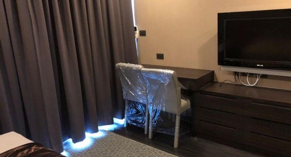 For sale 2 bedrooms condo in Khlong Toei, Bangkok