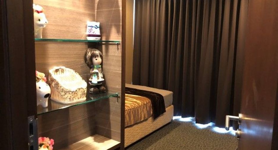 For sale 2 bedrooms condo in Khlong Toei, Bangkok