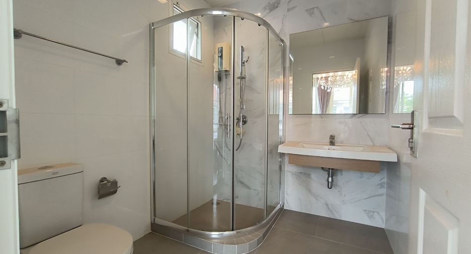 For rent and for sale 4 bedrooms house in Prawet, Bangkok