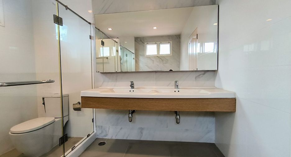 For rent and for sale 4 bedrooms house in Prawet, Bangkok