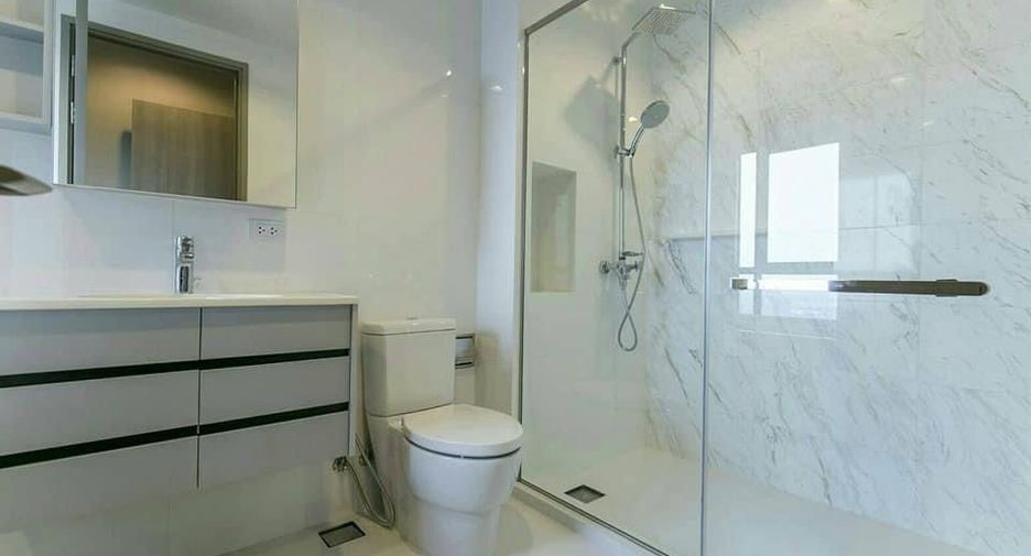 For rent and for sale 1 bed condo in Watthana, Bangkok