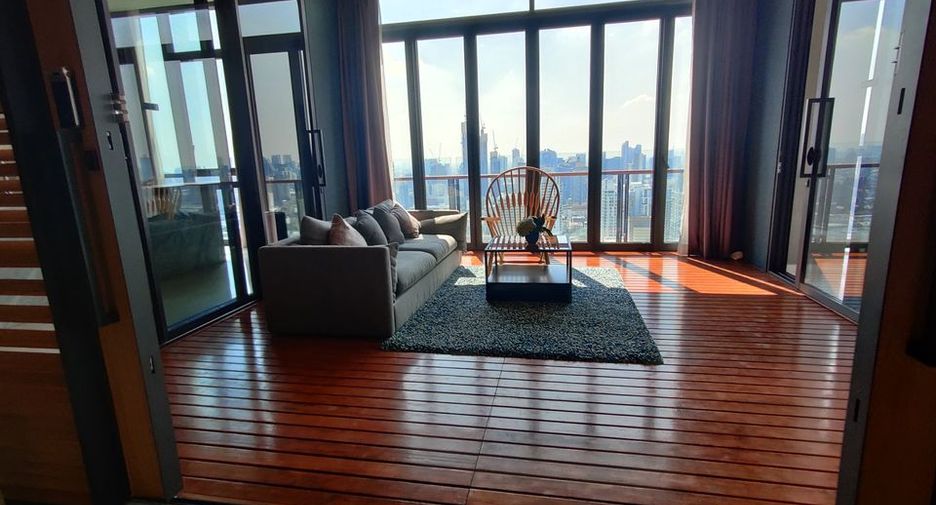 For rent 3 bedrooms condo in Watthana, Bangkok