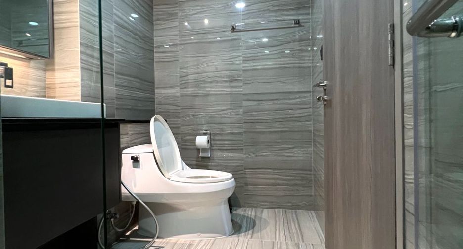 For sale 2 bedrooms condo in Pathum Wan, Bangkok
