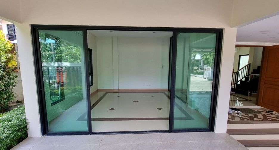 À vendre 5 chambres maison à Bang Phli, Samut Prakan