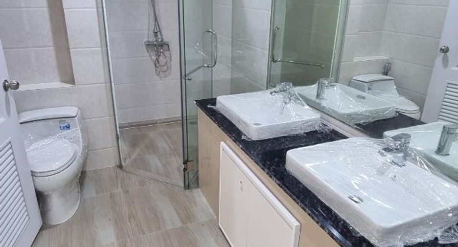 À vendre 5 chambres maison à Bang Phli, Samut Prakan