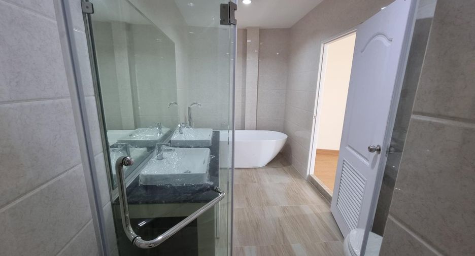 À vendre 5 chambres maison à Bang Phli, Samut Prakan