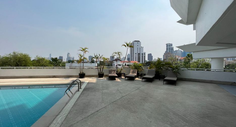 À louer 3 chambres condo à Watthana, Bangkok