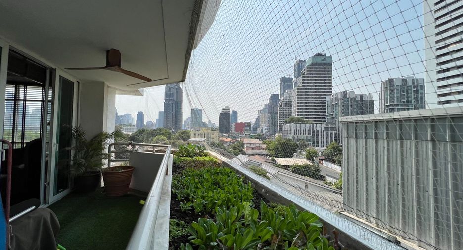 À louer 3 chambres condo à Watthana, Bangkok