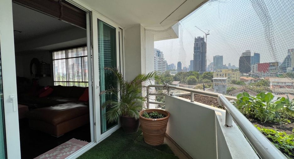 À louer 3 chambres condo à Watthana, Bangkok