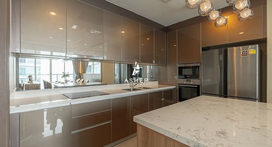 Condo en venta de 3 habitaciones en Bang Kho Laem, Bangkok