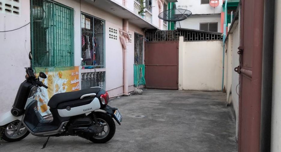 For sale 23 bedrooms retail Space in Bang Bon, Bangkok