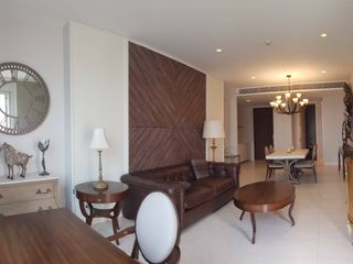 À louer 2 chambres condo à Pathum Wan, Bangkok