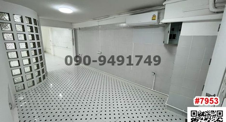 For rent 1 Beds retail Space in Din Daeng, Bangkok
