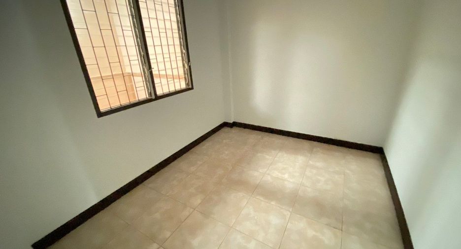 For sale 1 bed townhouse in Mueang Suphanburi, Suphan Buri