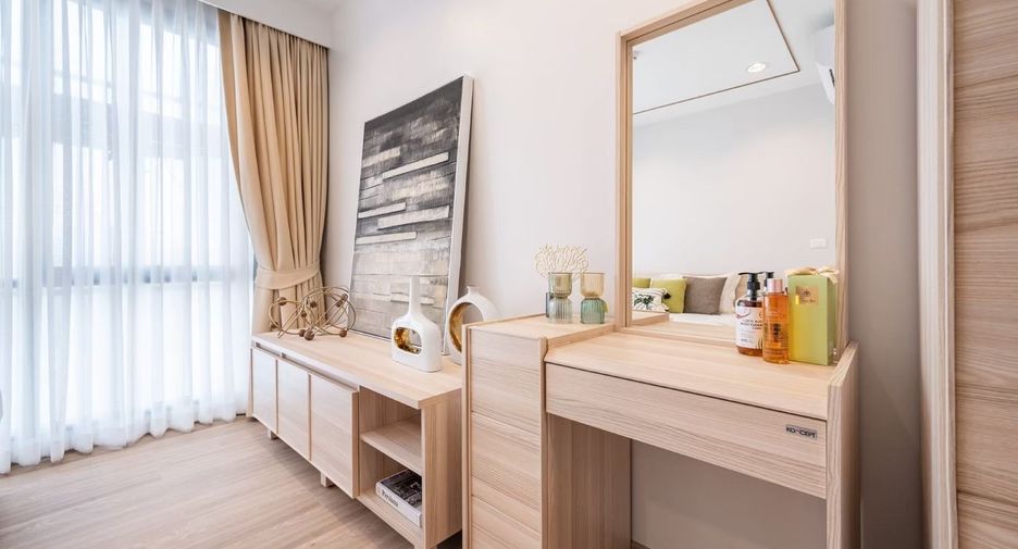 À louer 3 chambres appartement avec services à Sathon, Bangkok
