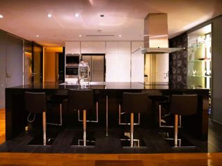 For sale 3 bed condo in Yan Nawa, Bangkok