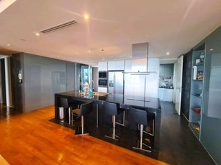 For sale 3 bed condo in Yan Nawa, Bangkok