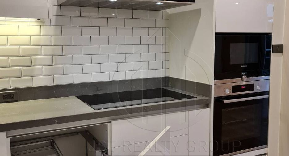 For rent 3 bedrooms condo in Khlong Toei, Bangkok