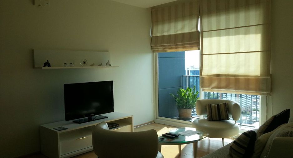 For rent 3 bedrooms condo in Khlong Toei, Bangkok