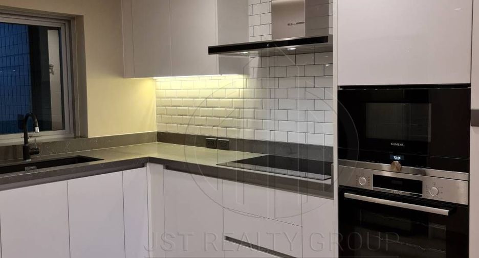 For rent 3 bedrooms condo in Khlong Toei, Bangkok
