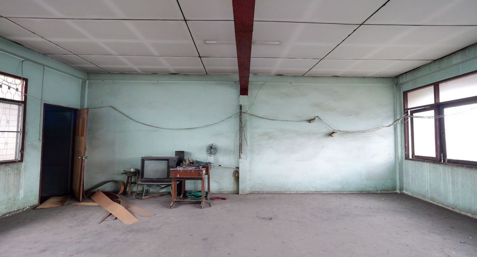 For sale 1 bed retail Space in Wang Thonglang, Bangkok