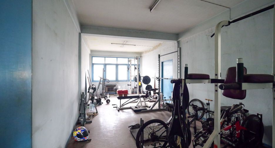 For sale 1 bed retail Space in Wang Thonglang, Bangkok