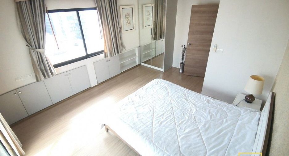 À louer 3 chambres condo à Watthana, Bangkok