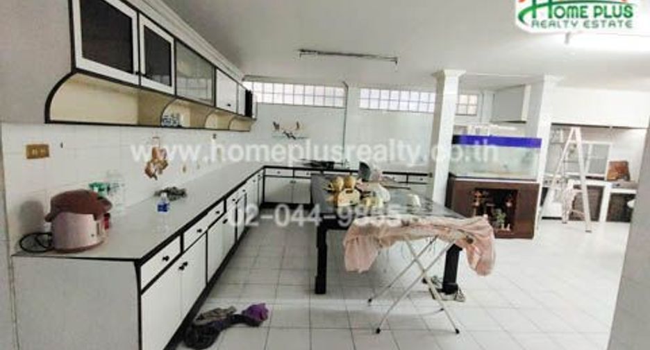 For sale 7 bed house in Chatuchak, Bangkok